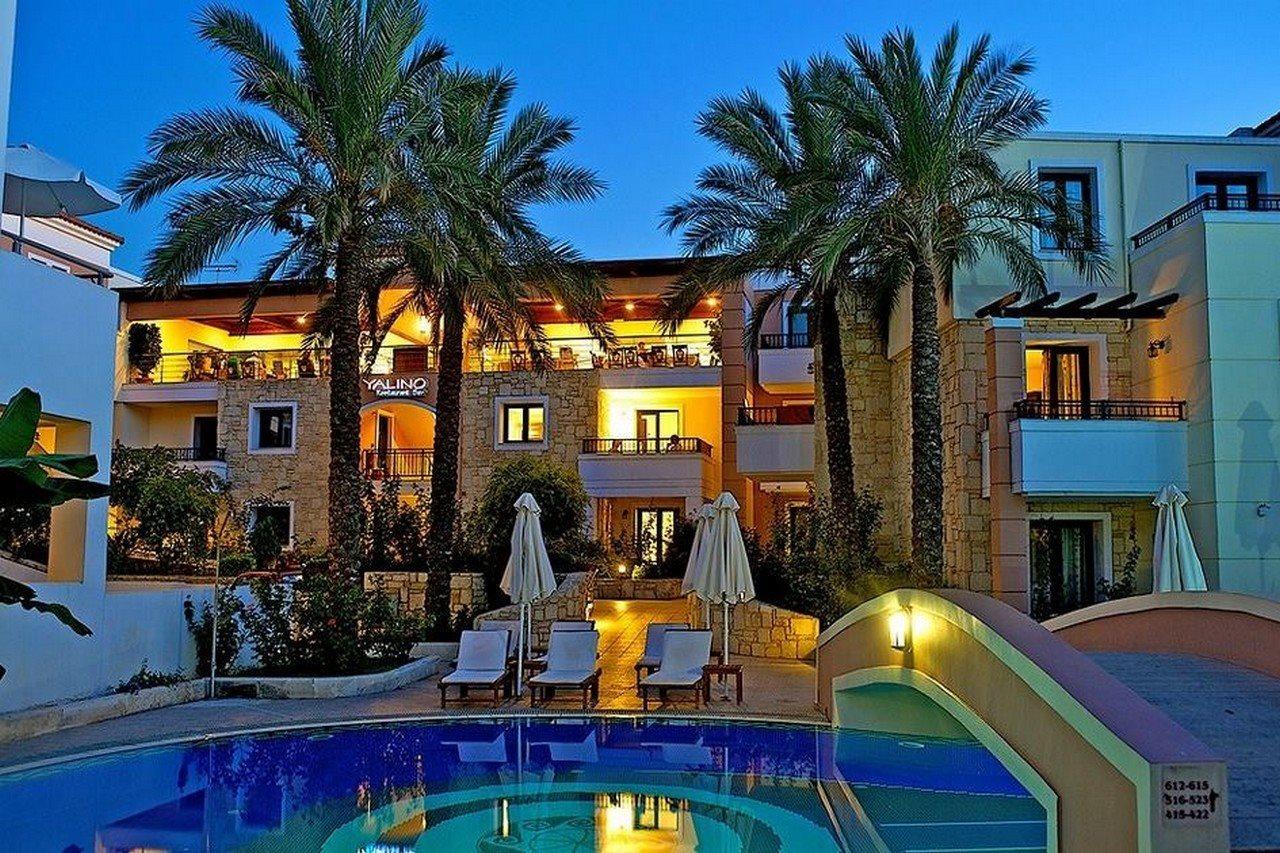 Caldera Bay Complex Platanés