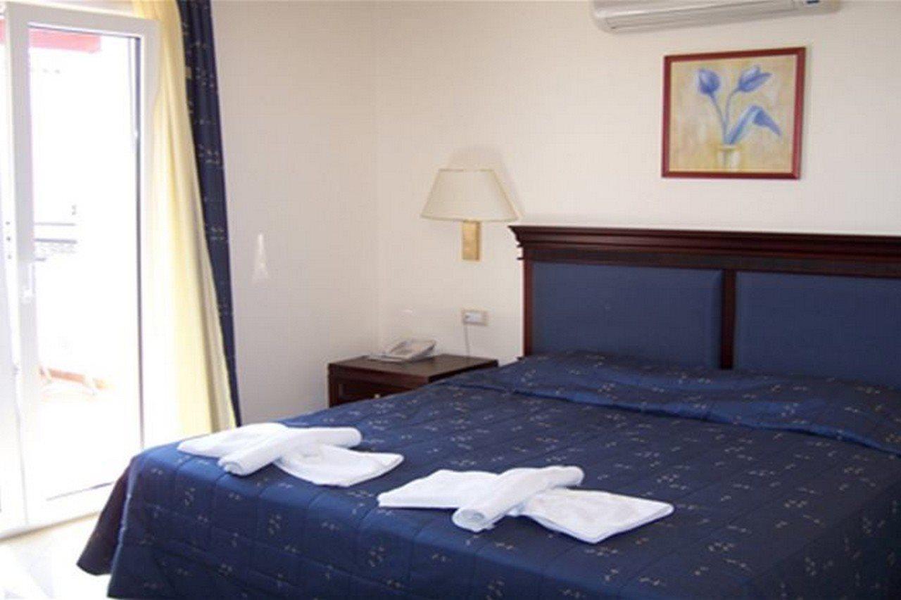 Caldera Bay 3*